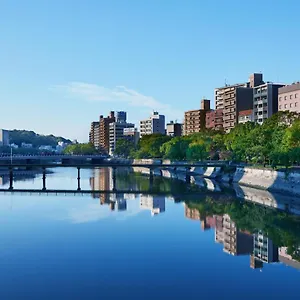 En 3*, Hiroshima Japan
